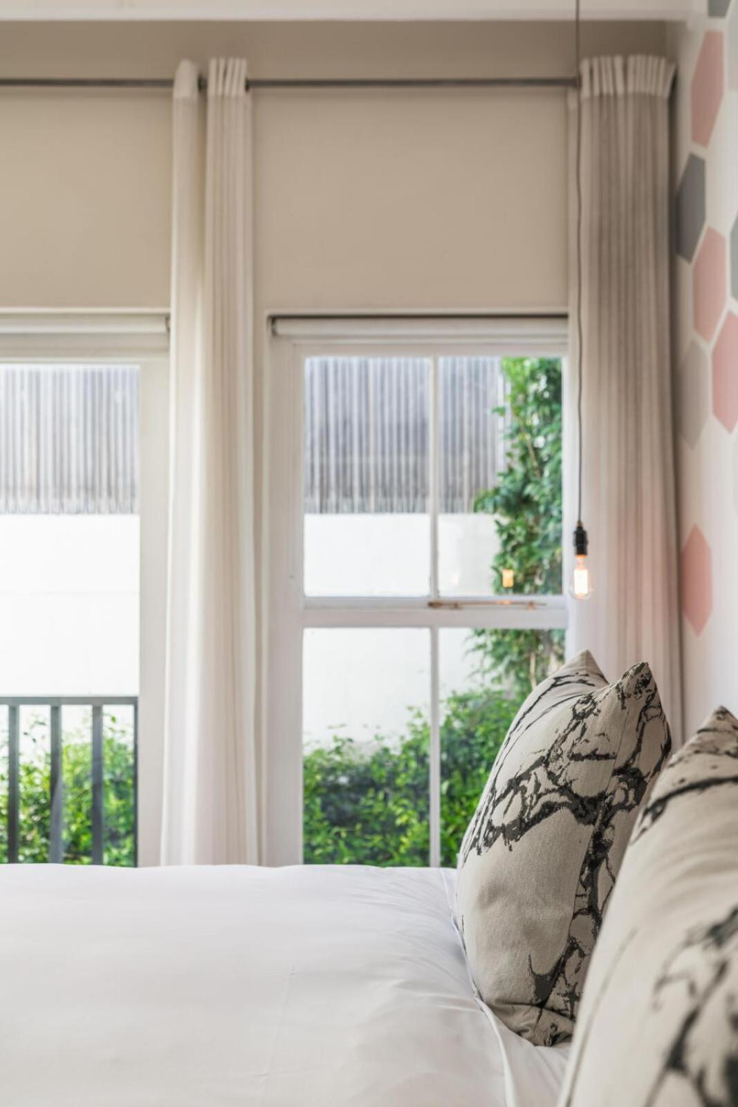 More Quarters Hotel Cape Town Bagian luar foto